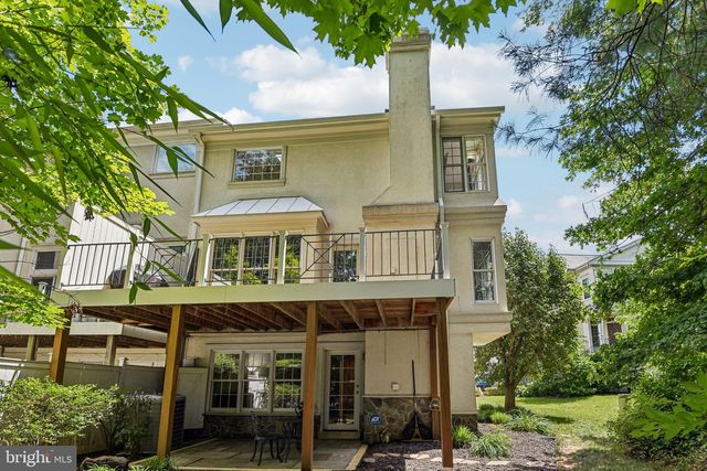 4014 DOGBERRY LN, Fairfax, VA 22033