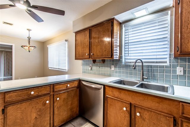 5010 Royalton Dr, Corpus Christi, TX 78413