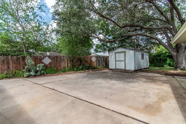 5010 Royalton Dr, Corpus Christi, TX 78413