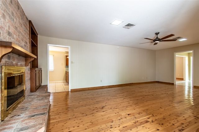 5010 Royalton Dr, Corpus Christi, TX 78413