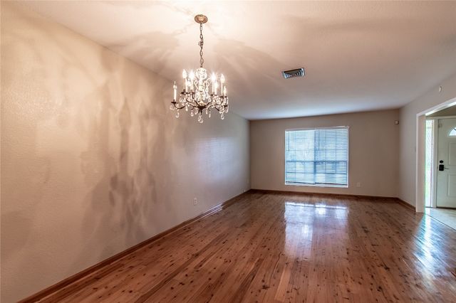 5010 Royalton Dr, Corpus Christi, TX 78413