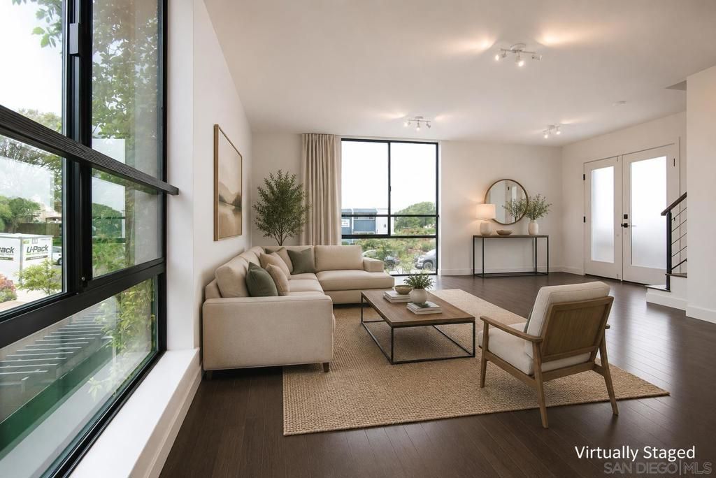 Image 15 of property listing at 385 Juniper, Carlsbad, CA 92008