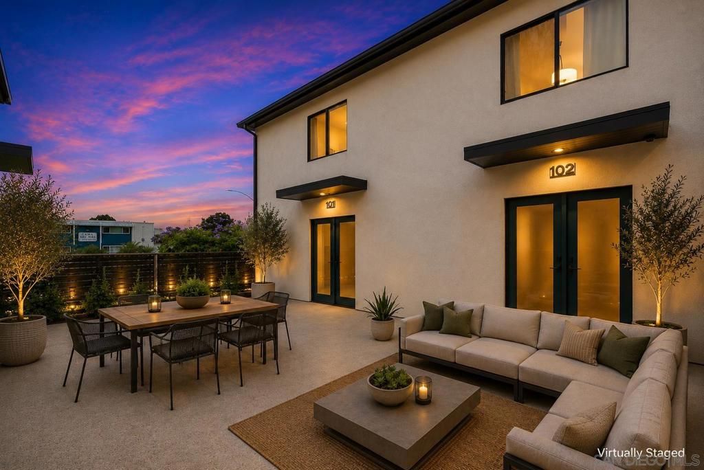 Image 6 of property listing at 385 Juniper, Carlsbad, CA 92008