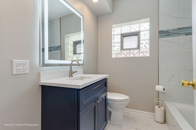 10072 Drury Lane, Westchester, IL 60154