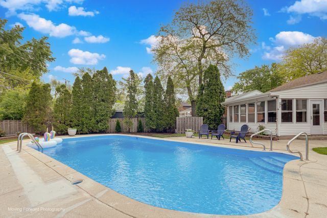 10072 Drury Lane, Westchester, IL 60154