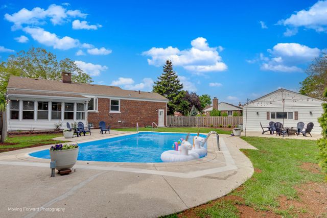 10072 Drury Lane, Westchester, IL 60154
