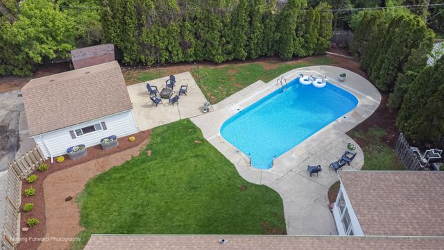 10072 Drury Lane, Westchester, IL 60154