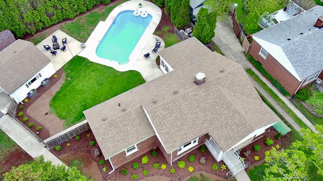 10072 Drury Lane, Westchester, IL 60154