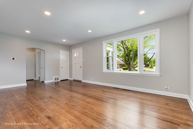10072 Drury Lane, Westchester, IL 60154