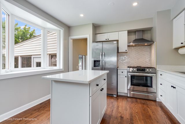 10072 Drury Lane, Westchester, IL 60154