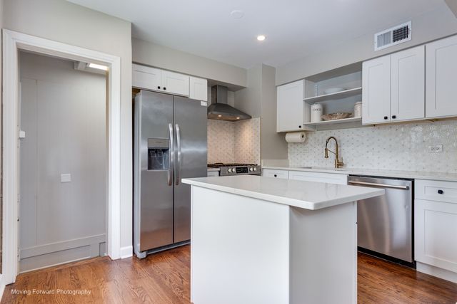 10072 Drury Lane, Westchester, IL 60154