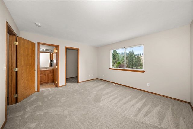 7602 N Old Fort Dr, Spokane, WA 99208