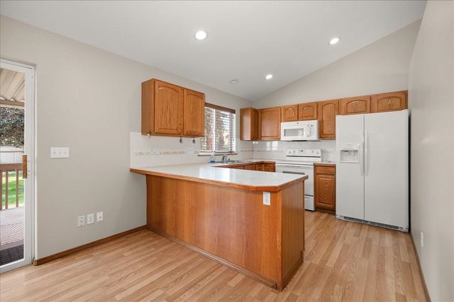 7602 N Old Fort Dr, Spokane, WA 99208