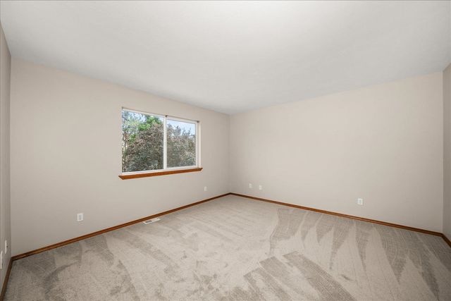 7602 N Old Fort Dr, Spokane, WA 99208