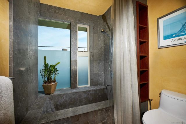 3377 Ocean Front Walk, San Diego, CA 92109