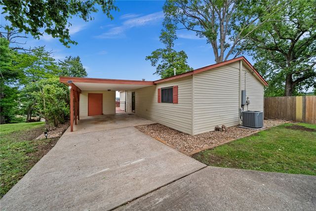 16578 Cypress Lane, Rogers, AR 72756