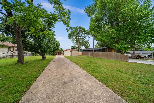 16578 Cypress Lane, Rogers, AR 72756