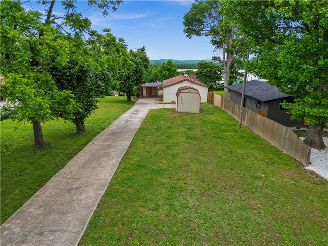 16578 Cypress Lane, Rogers, AR 72756