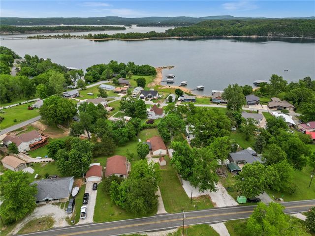 16578 Cypress Lane, Rogers, AR 72756