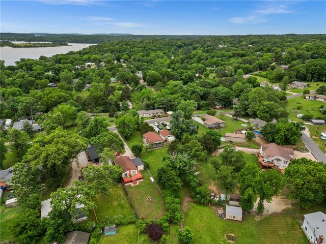 16578 Cypress Lane, Rogers, AR 72756