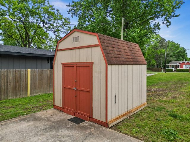 16578 Cypress Lane, Rogers, AR 72756