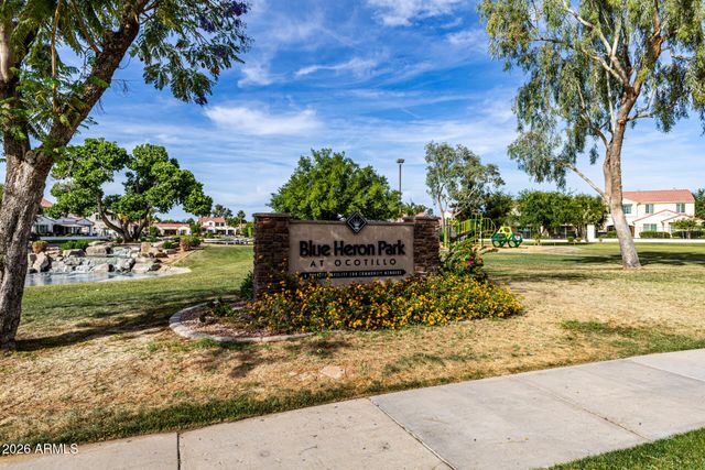 2330 W MYRTLE Drive, Chandler, AZ 85248