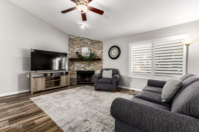 2330 W MYRTLE Drive, Chandler, AZ 85248