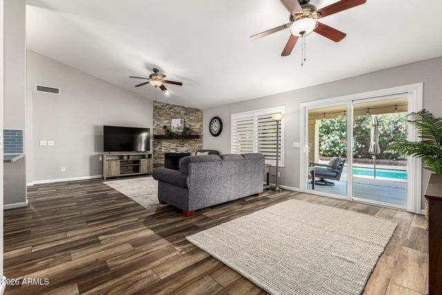 2330 W MYRTLE Drive, Chandler, AZ 85248