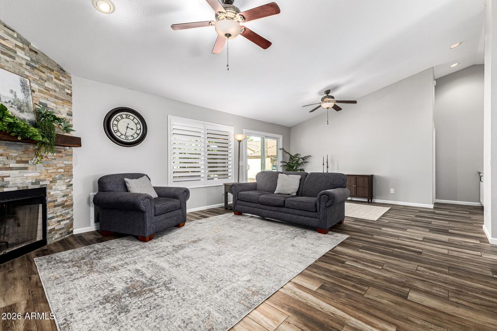 Image 12 of property listing at 2330 W MYRTLE Drive, Chandler, AZ 85248