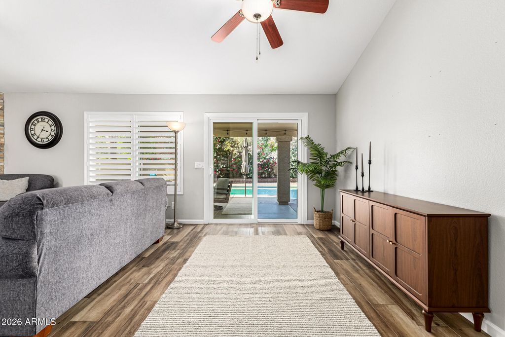 Image 13 of property listing at 2330 W MYRTLE Drive, Chandler, AZ 85248