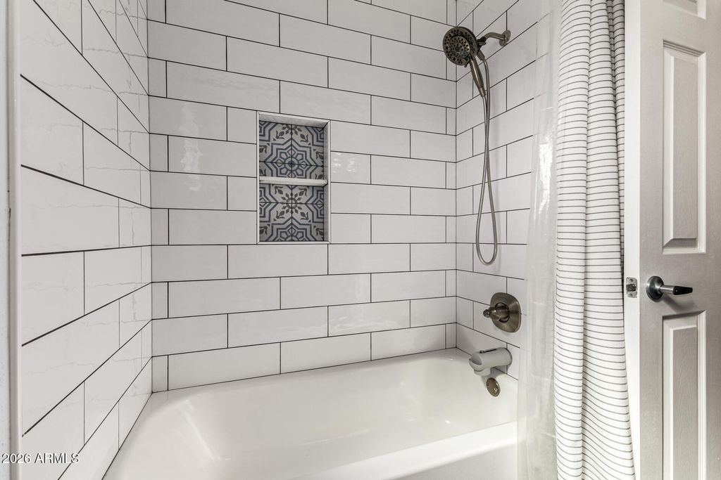 Image 16 of property listing at 2330 W MYRTLE Drive, Chandler, AZ 85248