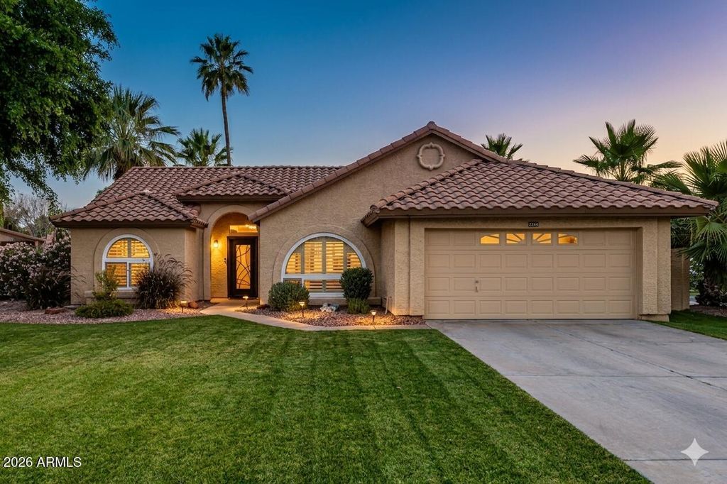 Image 2 of property listing at 2330 W MYRTLE Drive, Chandler, AZ 85248