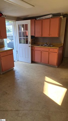 129 Gano Drive, Woodruff, SC 29688