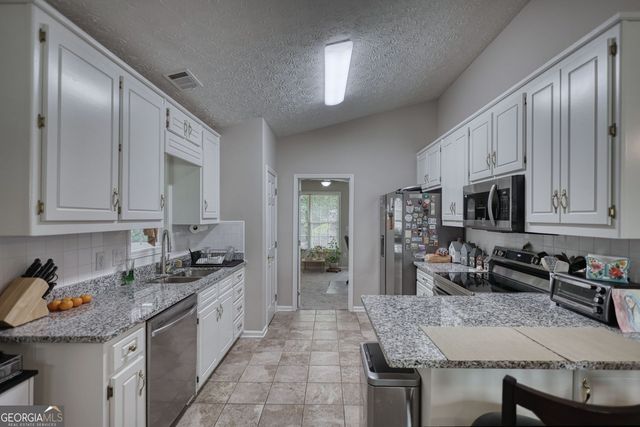 727 Jacoby Drive, Loganville, GA 30052