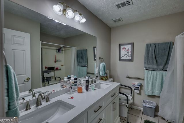 727 Jacoby Drive, Loganville, GA 30052