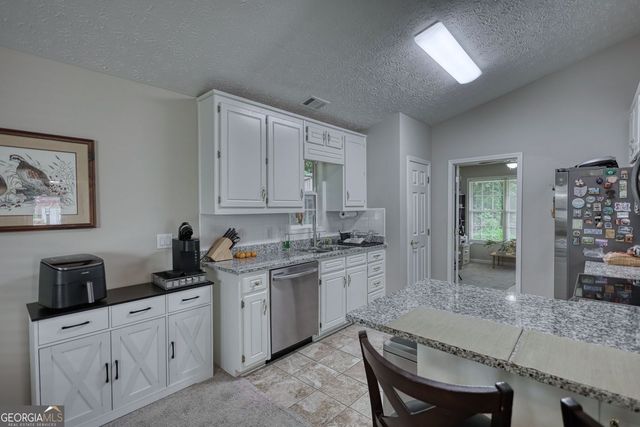 727 Jacoby Drive, Loganville, GA 30052