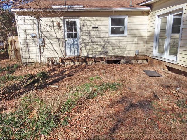 108 Evergreen CIR, Seaford, VA 23696