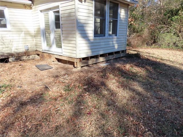 108 Evergreen CIR, Seaford, VA 23696