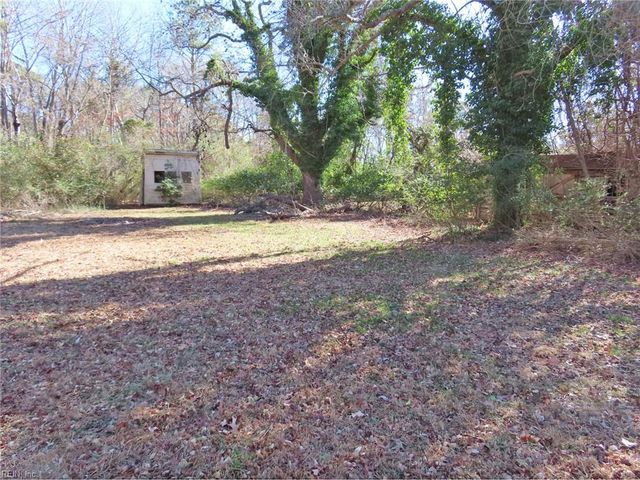 108 Evergreen CIR, Seaford, VA 23696