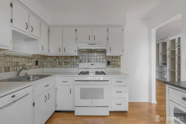 38 Foxhall Common, Middlesex, NJ 08846