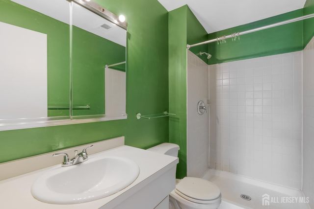38 Foxhall Common, Middlesex, NJ 08846