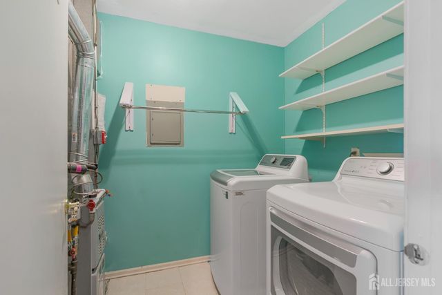 38 Foxhall Common, Middlesex, NJ 08846