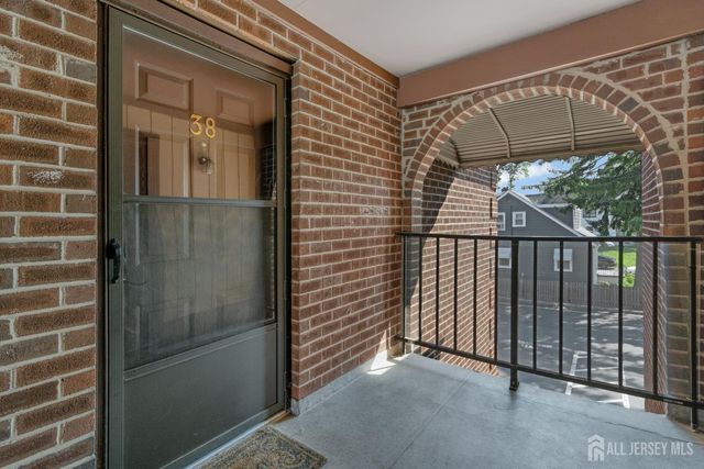 38 Foxhall Common, Middlesex, NJ 08846