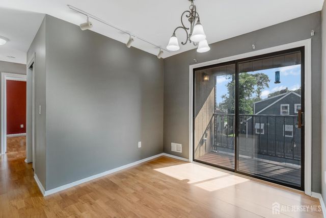 38 Foxhall Common, Middlesex, NJ 08846