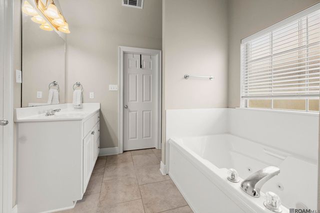 37036 Rivergate Ave, Geismar, LA 70734