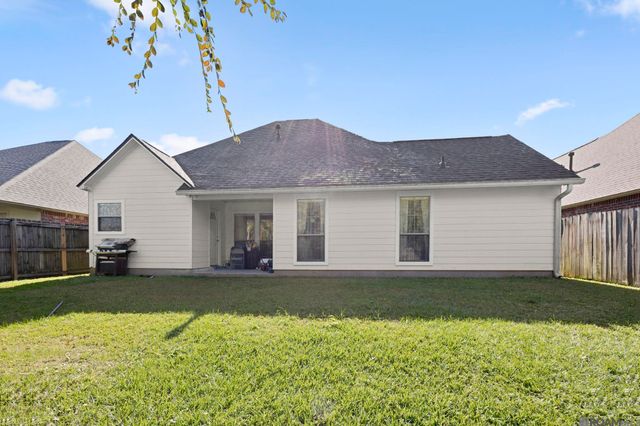 37036 Rivergate Ave, Geismar, LA 70734