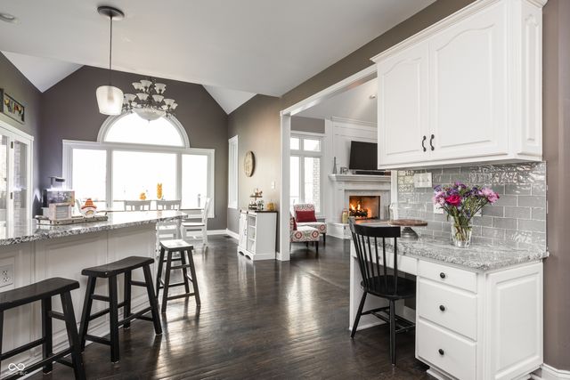 9904 Oak Ridge Drive, Zionsville, IN 46077