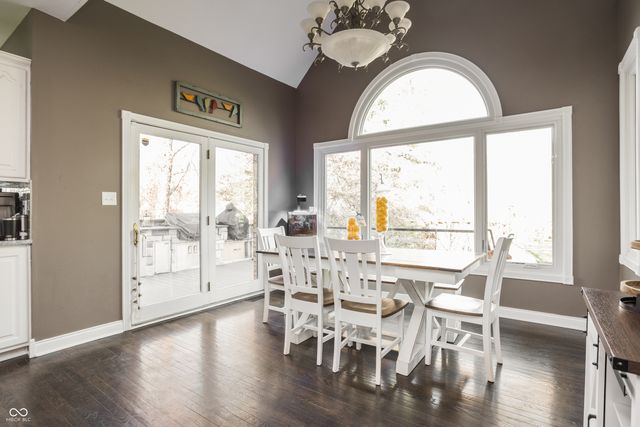 9904 Oak Ridge Drive, Zionsville, IN 46077