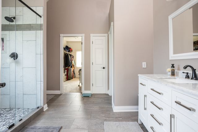 9904 Oak Ridge Drive, Zionsville, IN 46077