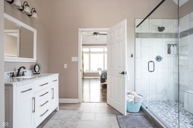 9904 Oak Ridge Drive, Zionsville, IN 46077